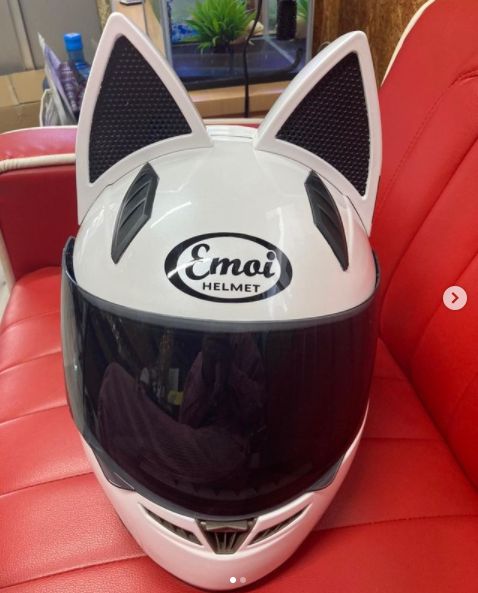 エモい(Emoi)ヘルメット・カスタムペイント
